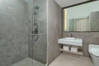 Four Points by Sheraton Surabaya, Pakuwon Indah Hotel dekat Pasar Sapi "Sambikerep Bangkit Mandiri"