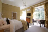 Storrs Hall Hotel
