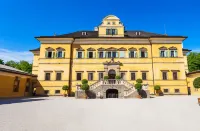 Holiday Inn Salzburg City Hotels near Universitatskirche