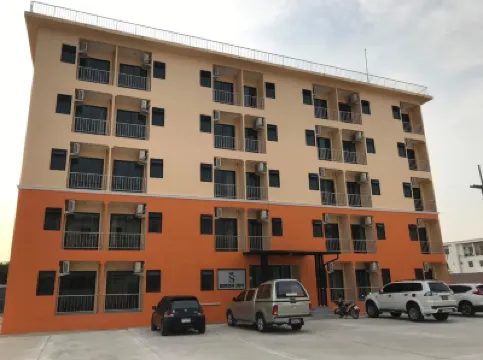 Simon Inn Hotels near Wat Sala Daeng