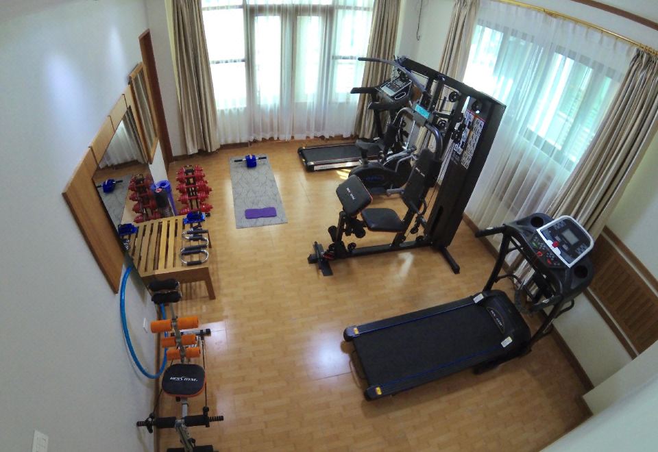 1. Hotel Ba..