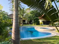 Strutz Art Garden Resort - Pools