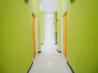 RedDoorz Near Politeknik Manado Hotel di Mapanget