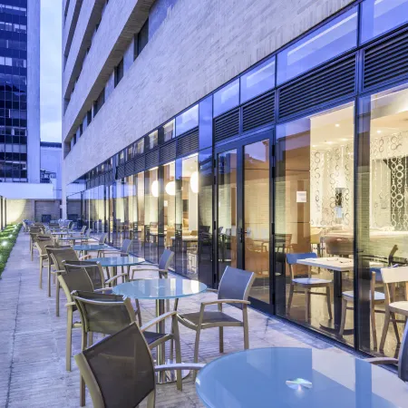 Holiday Inn Express & Suites BOGOTA DC by IHG Отели рядом с достопримечательностью «Театр «Роял Сентер»»