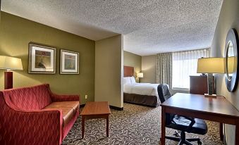 Clarion Inn & Suites - University Area