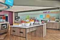 Tru by Hilton  Sebring - breakfast