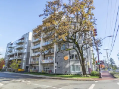 SoLo Suites Hotels in Langford