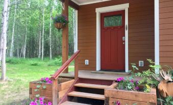 Takleetnas Mount Dall Cottage with Wi-fi and Washer/Dryer