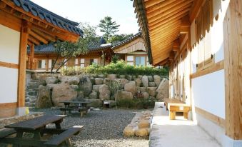 Hadong Todaysun Hanok Pension