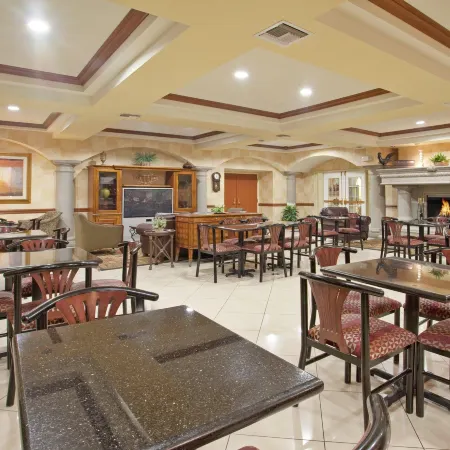 Holiday Inn Express & Suites TUCSON MALL by IHG