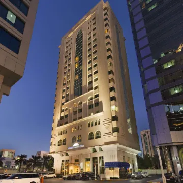 Howard Johnson by Wyndham Abu Dhabi Отели рядом с достопримечательностью «Торговый центр Liwa Centre»