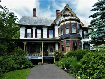 Black Swan Inn فنادق في Tilton