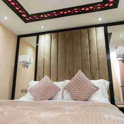 Aphrodite Suites Huddersfield Rooms