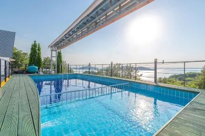 Seollem Onsu Swimmingpool Pension Hotel di Yeosu