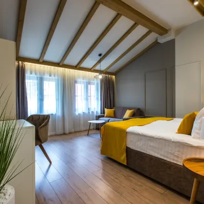 Hotel HillHouse Gravity Wave周辺のホテル
