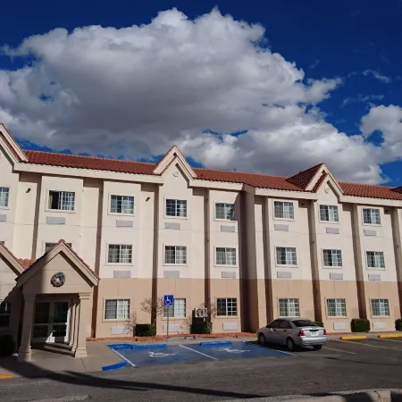 Microtel Inn & Suites by Wyndham Chihuahua