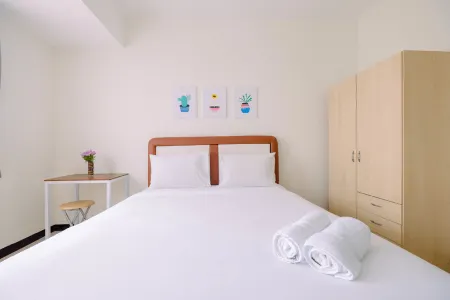 Simple Furnished Studio Apartment at Maple Park by Travelio Отели рядом с достопримечательностью «Международная выставка Джакарты»