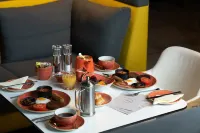 KM Hotel - petit déjeuner