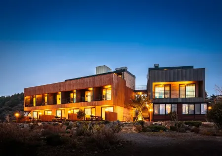 Iro Jeju Отели рядом с достопримечательностью «Привет, остров Китти»