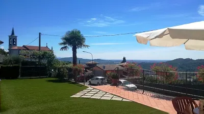La Marina Resort فنادق في Calco