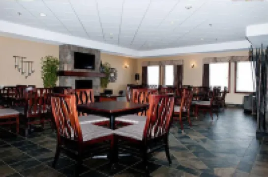 파라다이스 인 & 스위트 밸리뷰