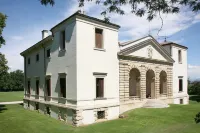 La Barchessa di Villa Pisani โรงแรมในCologna Veneta