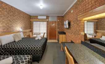 The Cottage Motor Inn Albury CBD