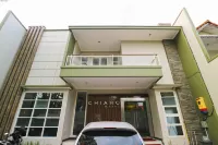 Chiaro Hotel Syariah Hoteles cerca de Pos security Cluster saphire