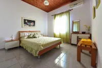 Mouzakis Villas Hotels in Vathi