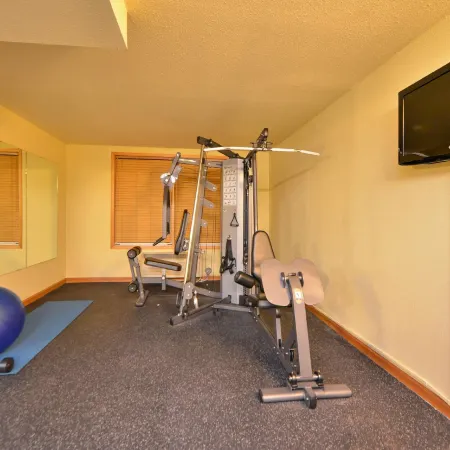 Duluth Inn & Suites Near Spirit Mountain