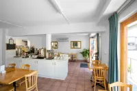 Admiralty Inn - breakfast