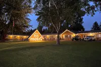 The River Hills Motel - Algoma, WI - Near Door County فنادق في Algoma