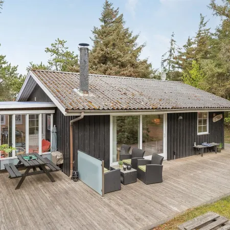 "Hamund" - 700m from the Sea