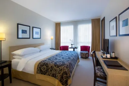 Jade Manotel Отели рядом с достопримечательностью «Musee D'ethnographie de Geneve»