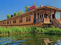 Nairobi Houseboat Hotel di Srinagar