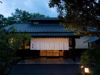 하나쇼안 Great Japanese Zelkova Tree of Takenokuma 주변 호텔
