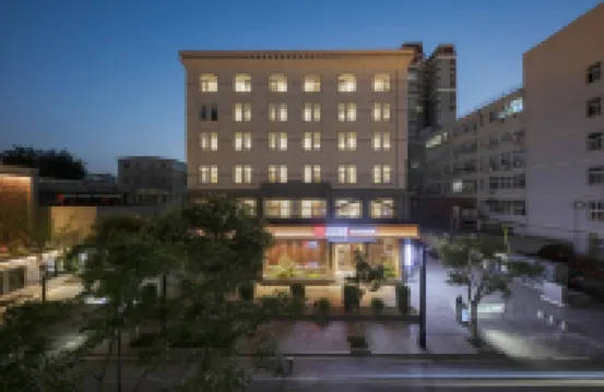 첸나 호텔 (정저우 얼치광장 데니스 데이비드 시티) 정저우 호텔