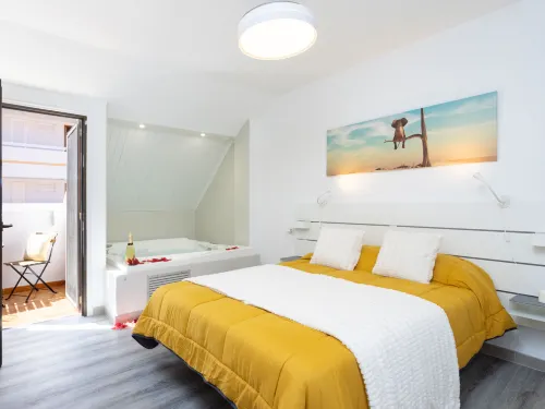 Deluxe Altemar - Homestays