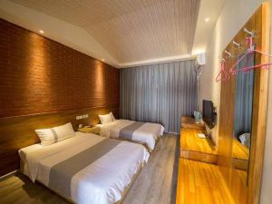 7 Days Hotel (Yuguan Taoliang Painting Town)