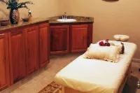 Clarion Suites Roatan at Pineapple Villas - spa