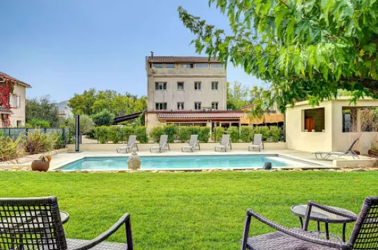 Hôtel le Provence Hotels in Gemenos