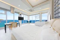 Samcheok White Romantic Pension