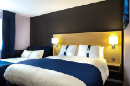 Holiday Inn Express MANCHESTER AIRPORT by IHG