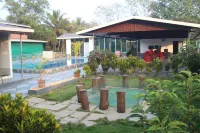 Canal Touch Resort Hotel a Arvand