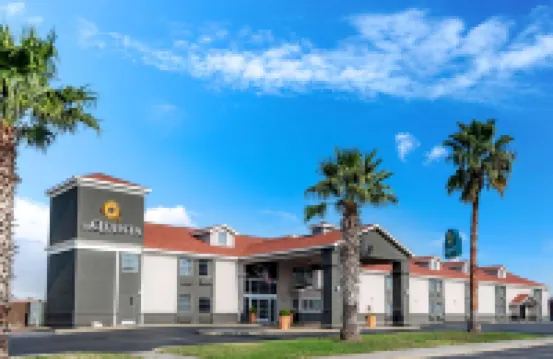 La Quinta Inn by Wyndham San Antonio Brooks City Base ミッション・エスパーダ周辺のホテル