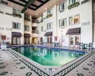 Comfort Suites Milwaukee Airport - Pools