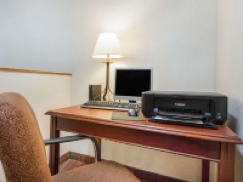 Super 8 by Wyndham Fairmont フェアモントのホテル