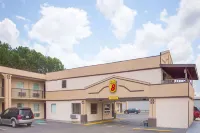 Super 8 by Wyndham Monticello AR فنادق في 