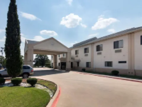 อีโคโนลอดจ์ วอเทอร์ฟอร์ด โรงแรมในเวเธอร์ฟอร์ด