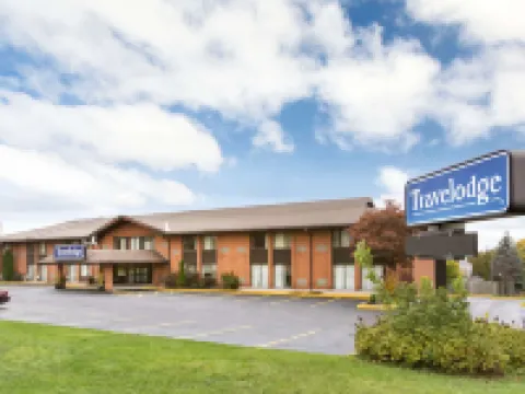 Travelodge by Wyndham Owen Sound Hotels in Grey County